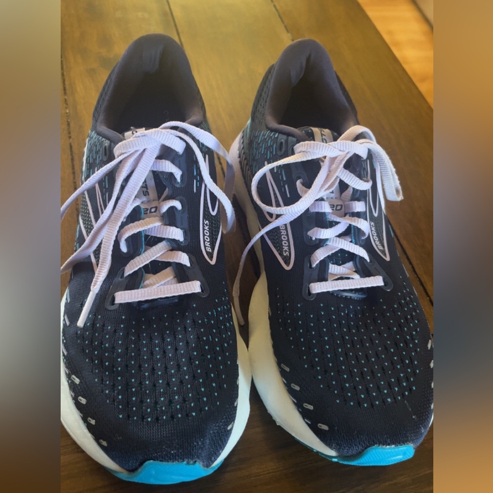 Gym shoes